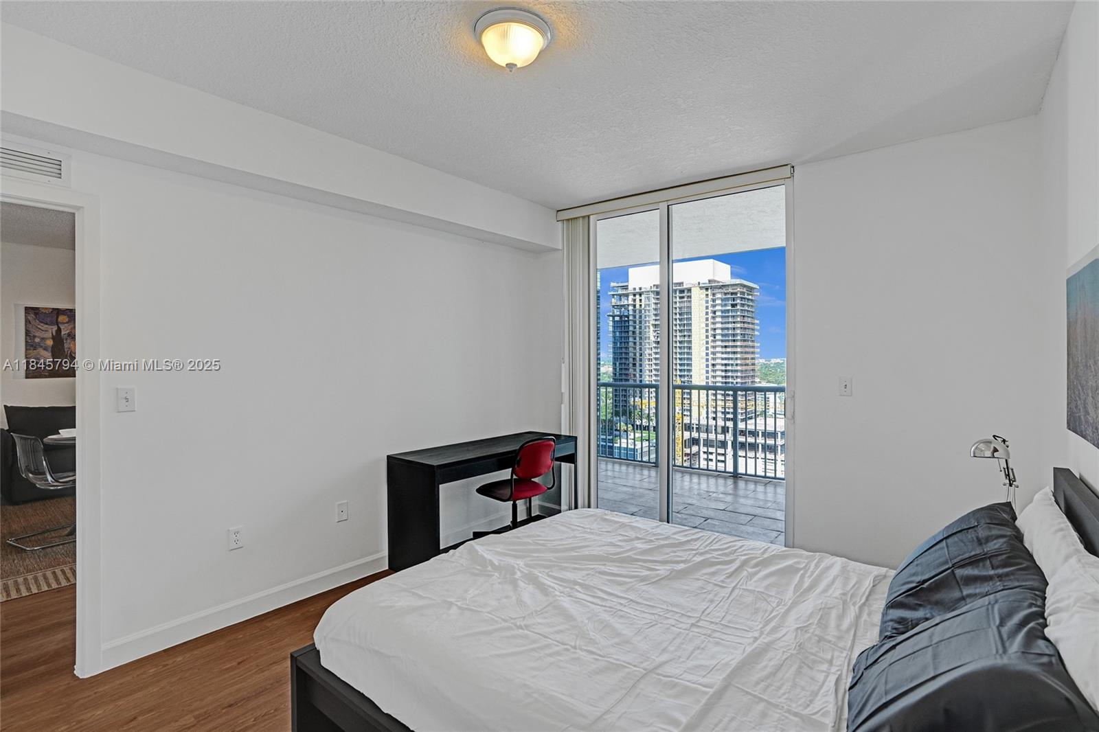 170 SE 14th St # 2806