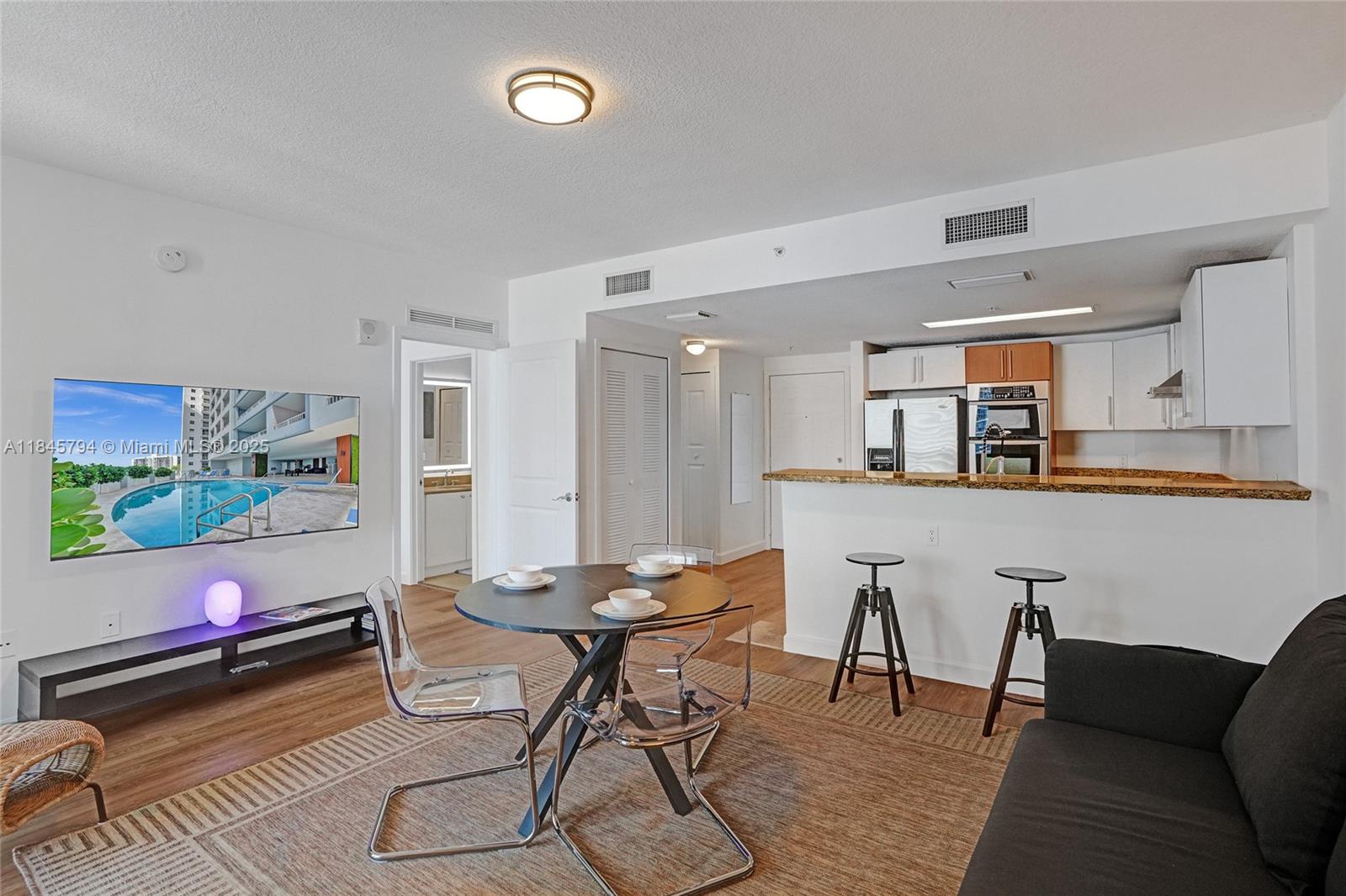 170 SE 14th St # 2806