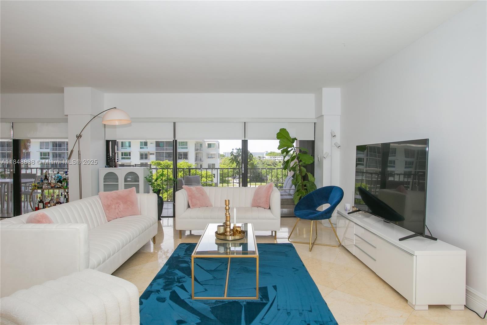 1800 NE 114th St # 511