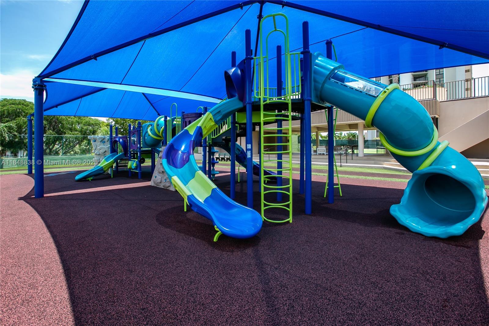 1800 NE 114th St # 511