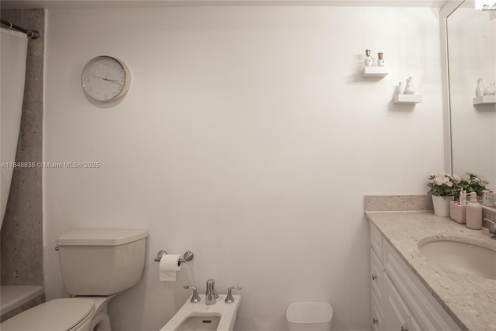 1800 NE 114th St # 511