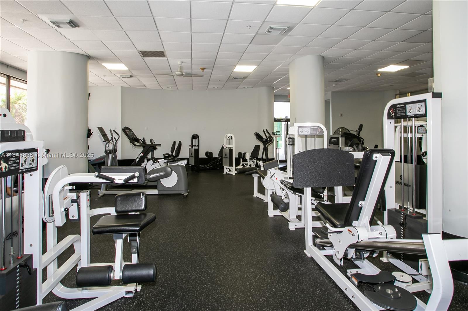 1800 NE 114th St # 511