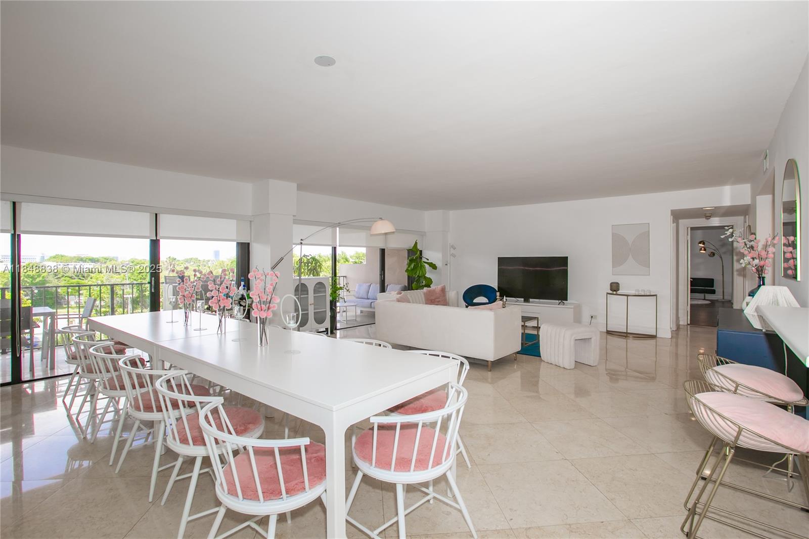 1800 NE 114th St # 511