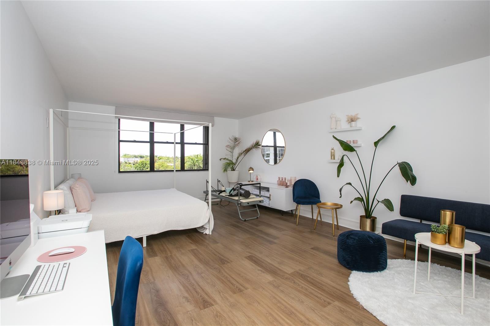 1800 NE 114th St # 511