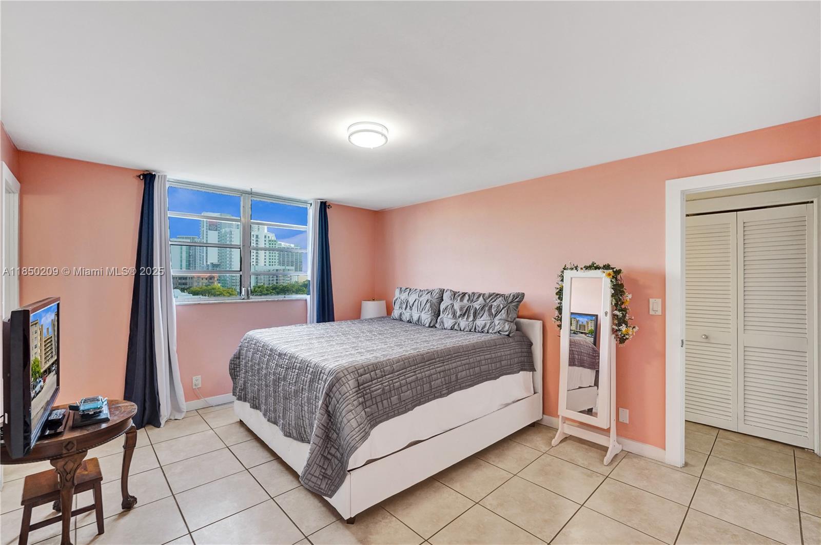 1811 Jefferson St # 606