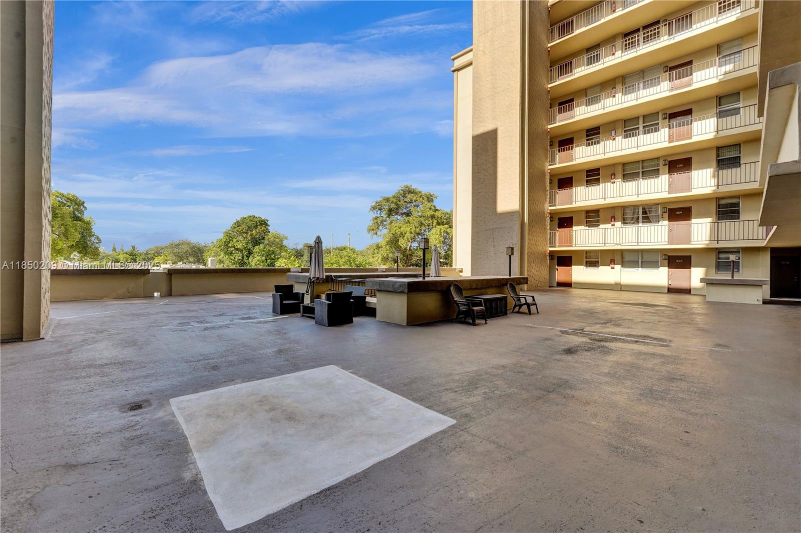 1811 Jefferson St # 606