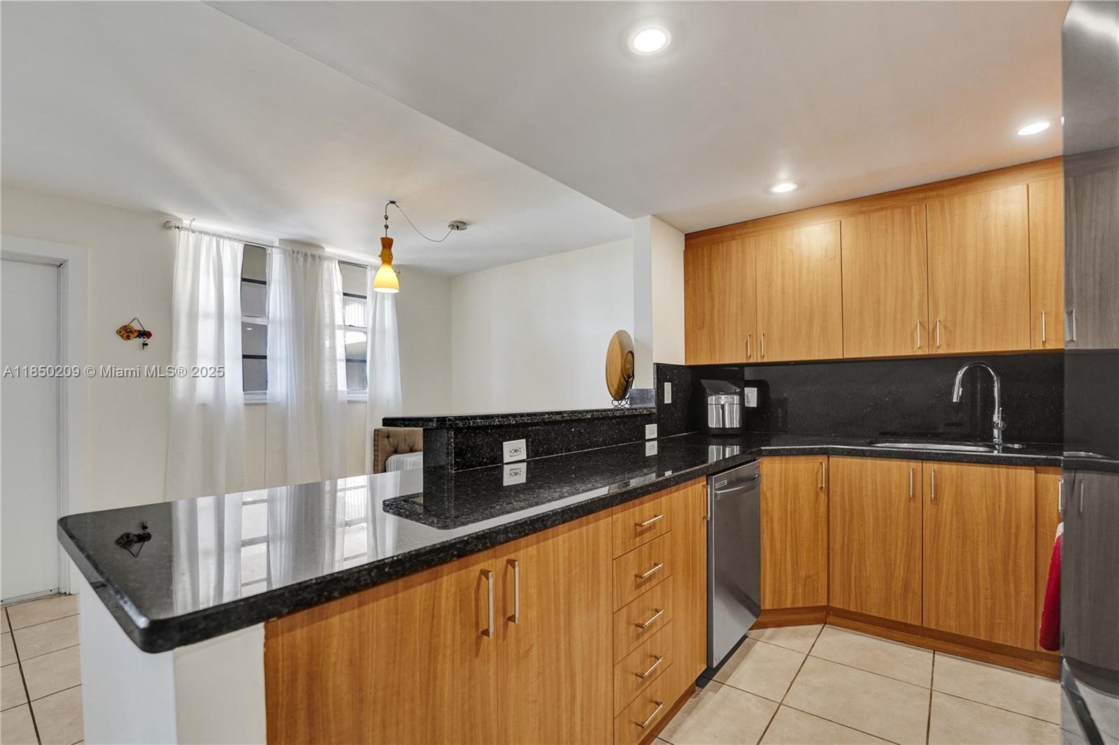 1811 Jefferson St # 606