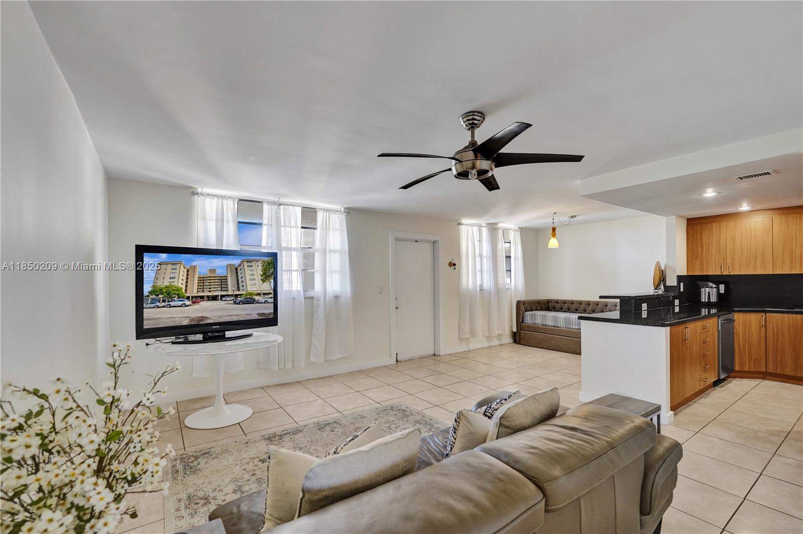 1811 Jefferson St # 606