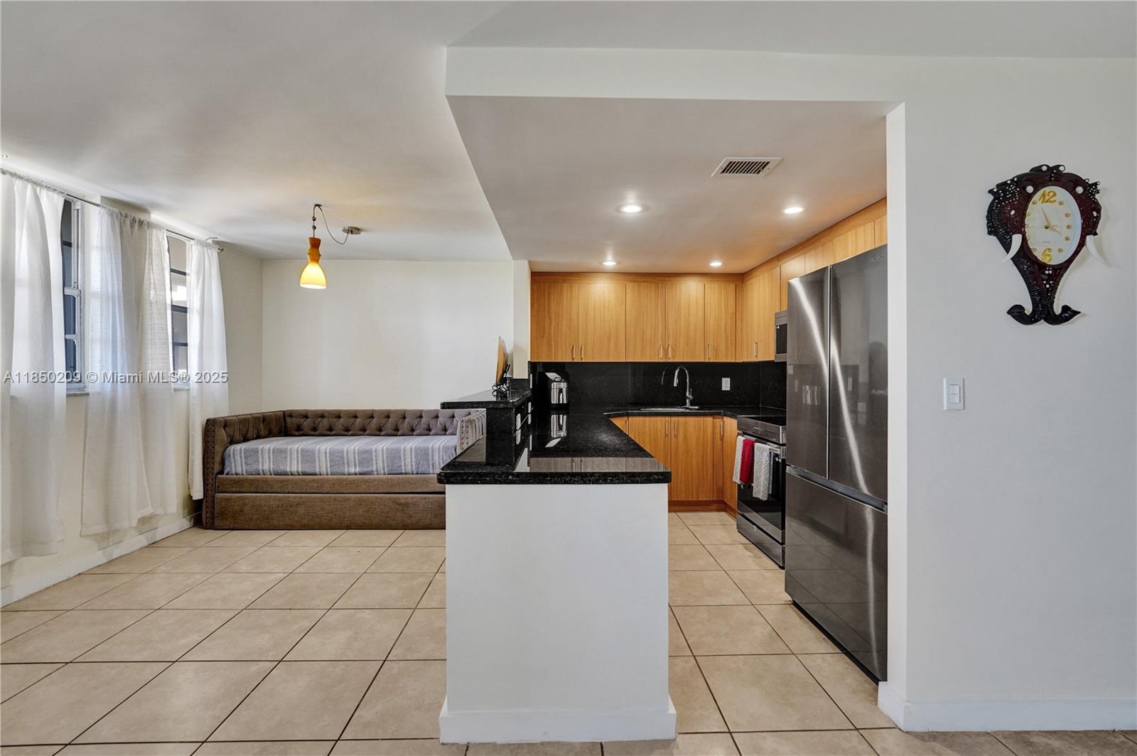 1811 Jefferson St # 606