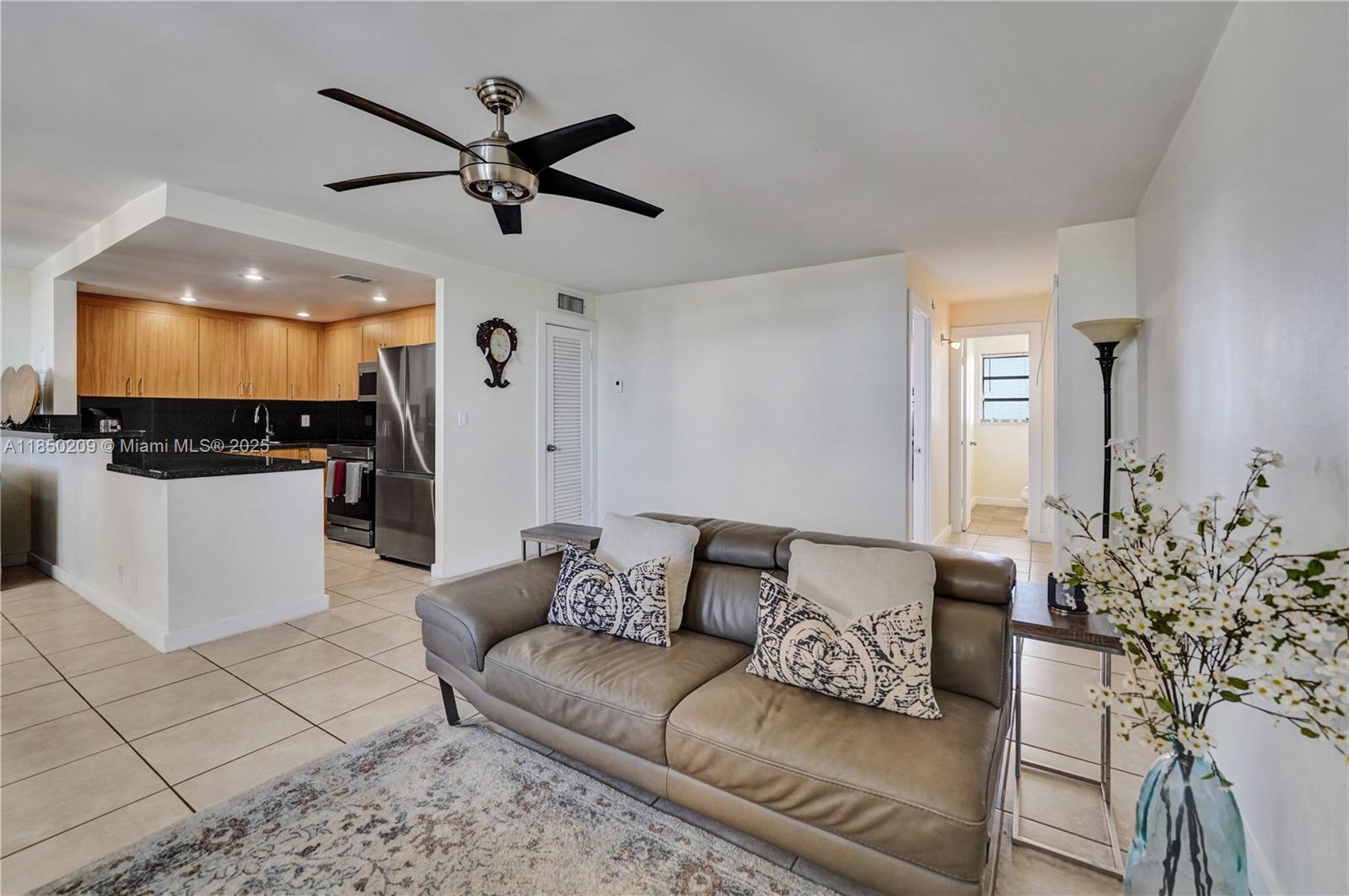 1811 Jefferson St # 606