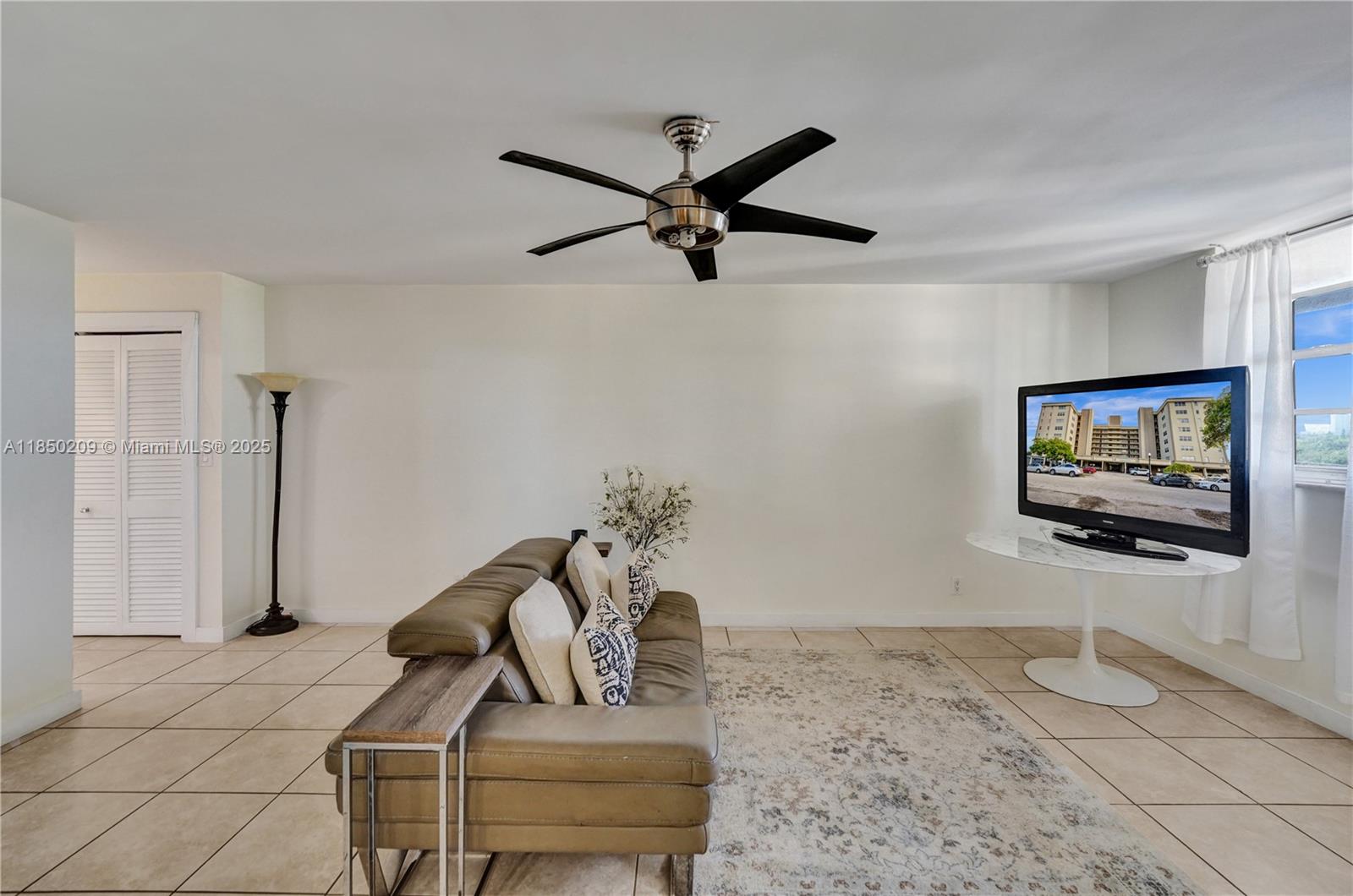 1811 Jefferson St # 606