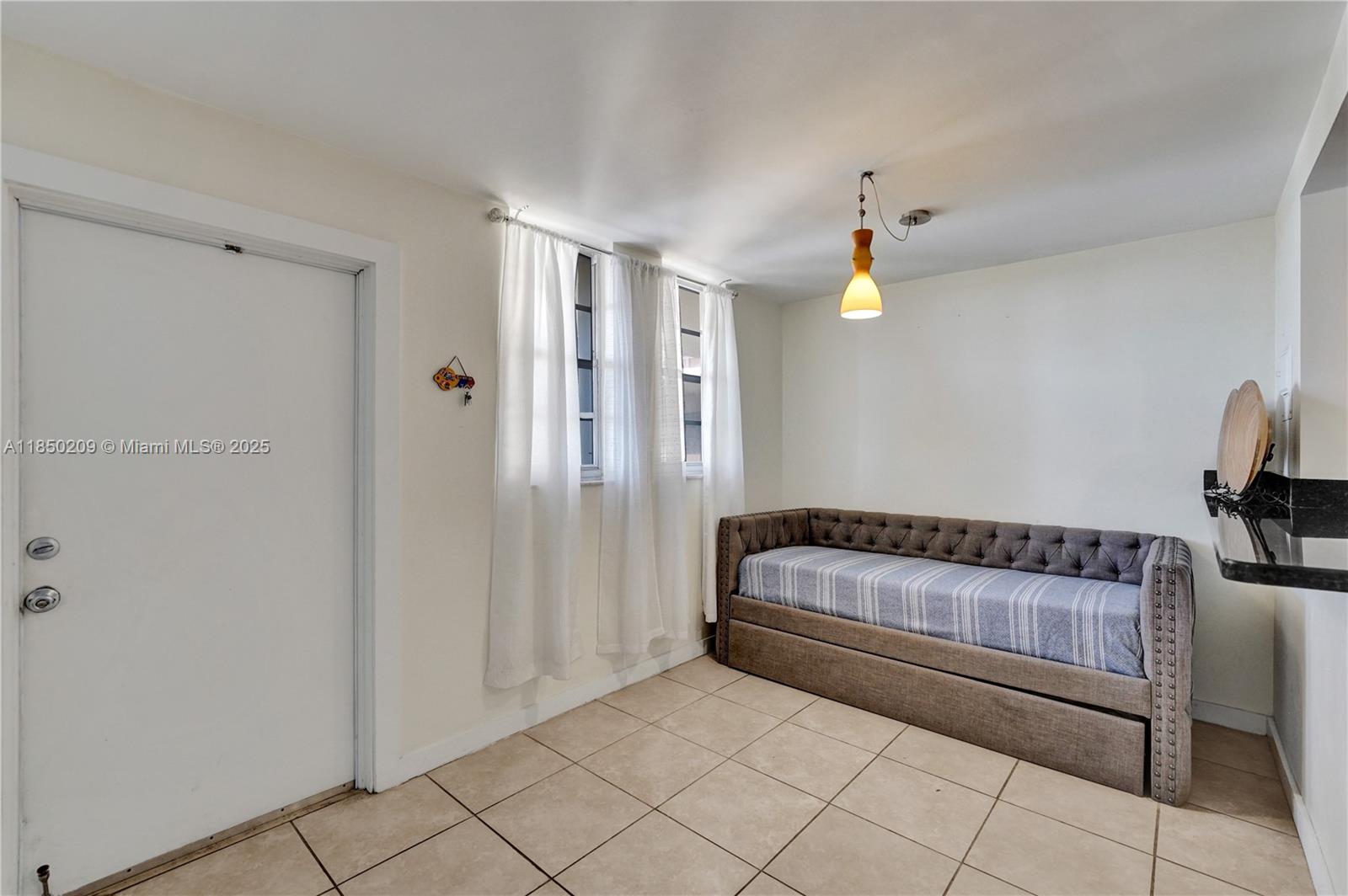 1811 Jefferson St # 606