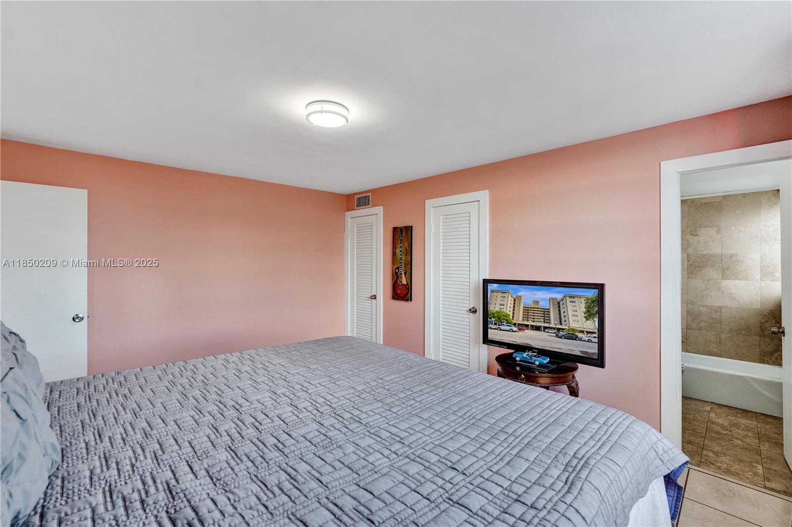 1811 Jefferson St # 606