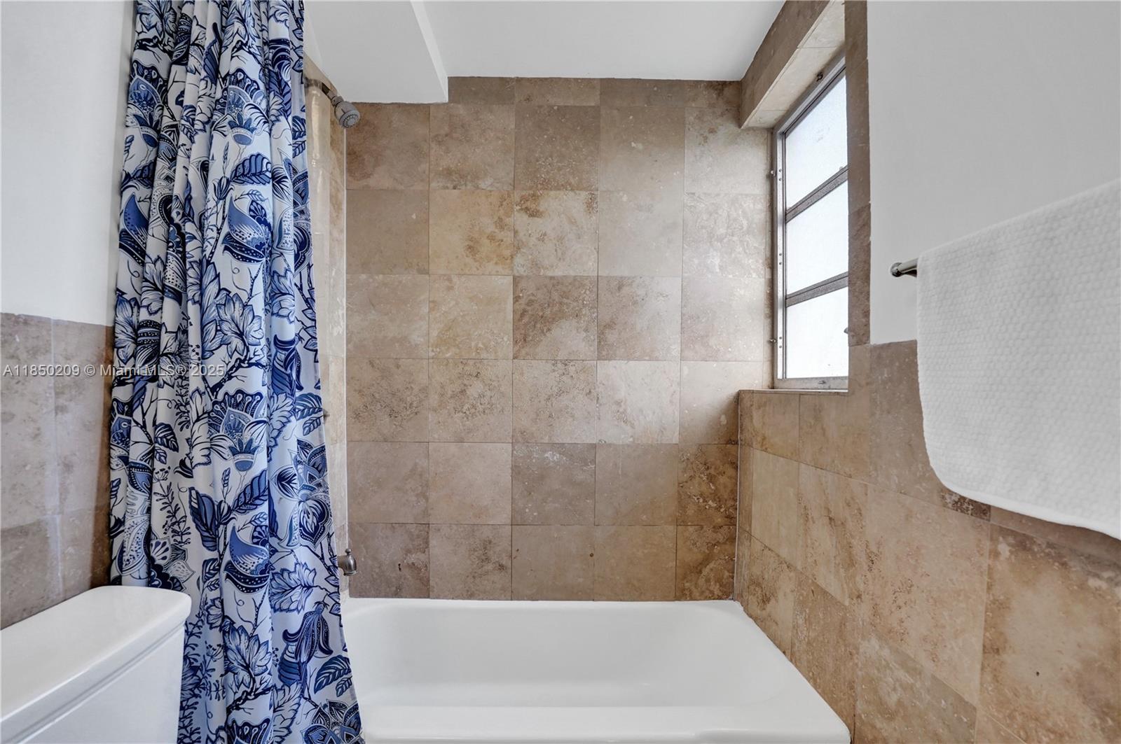 1811 Jefferson St # 606