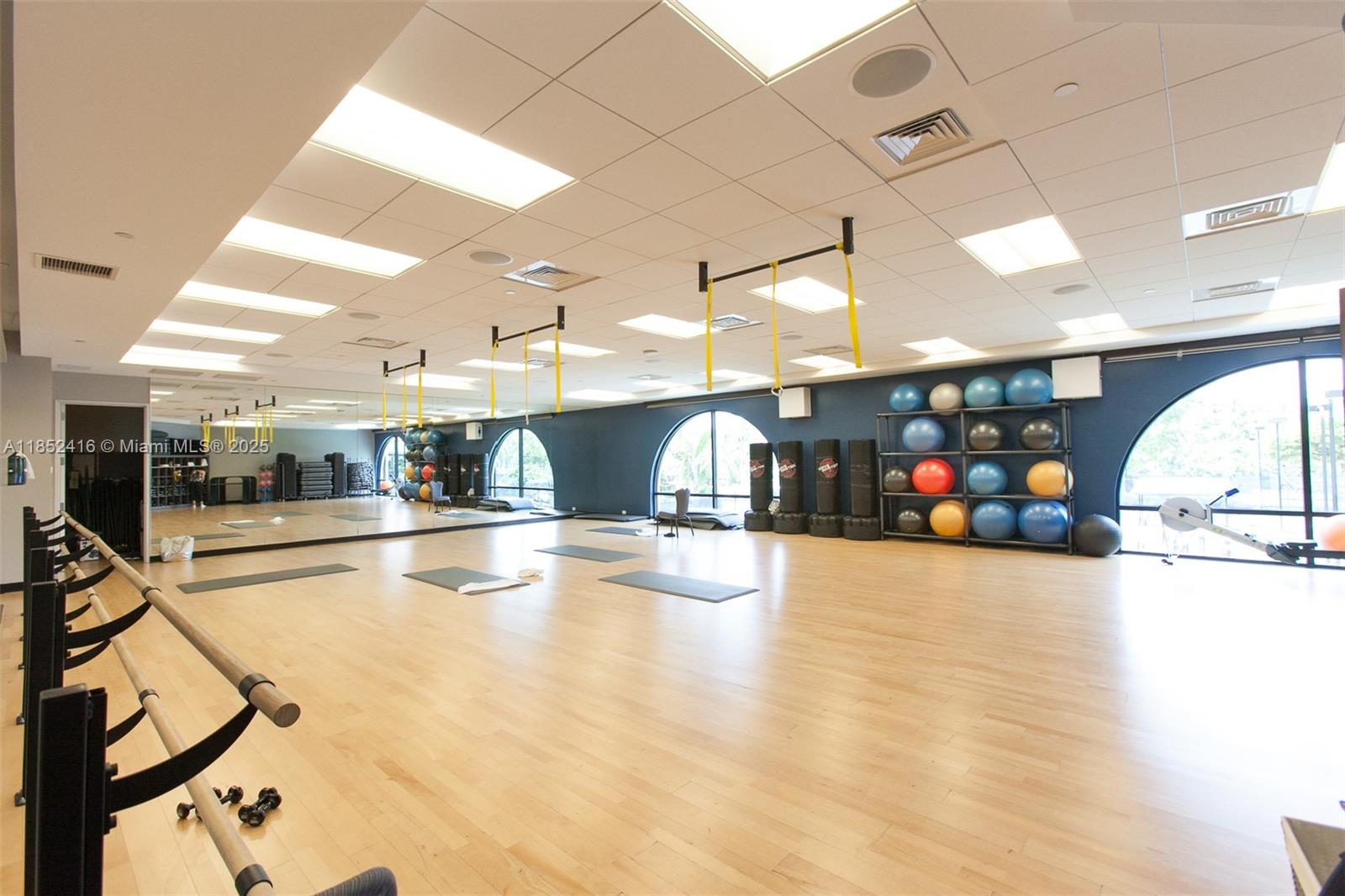 3000 Island Blvd # 505