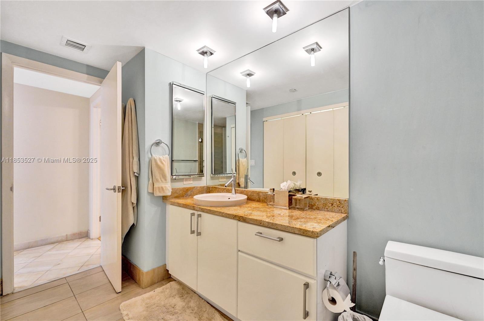 20281 E Country Club Dr # 607