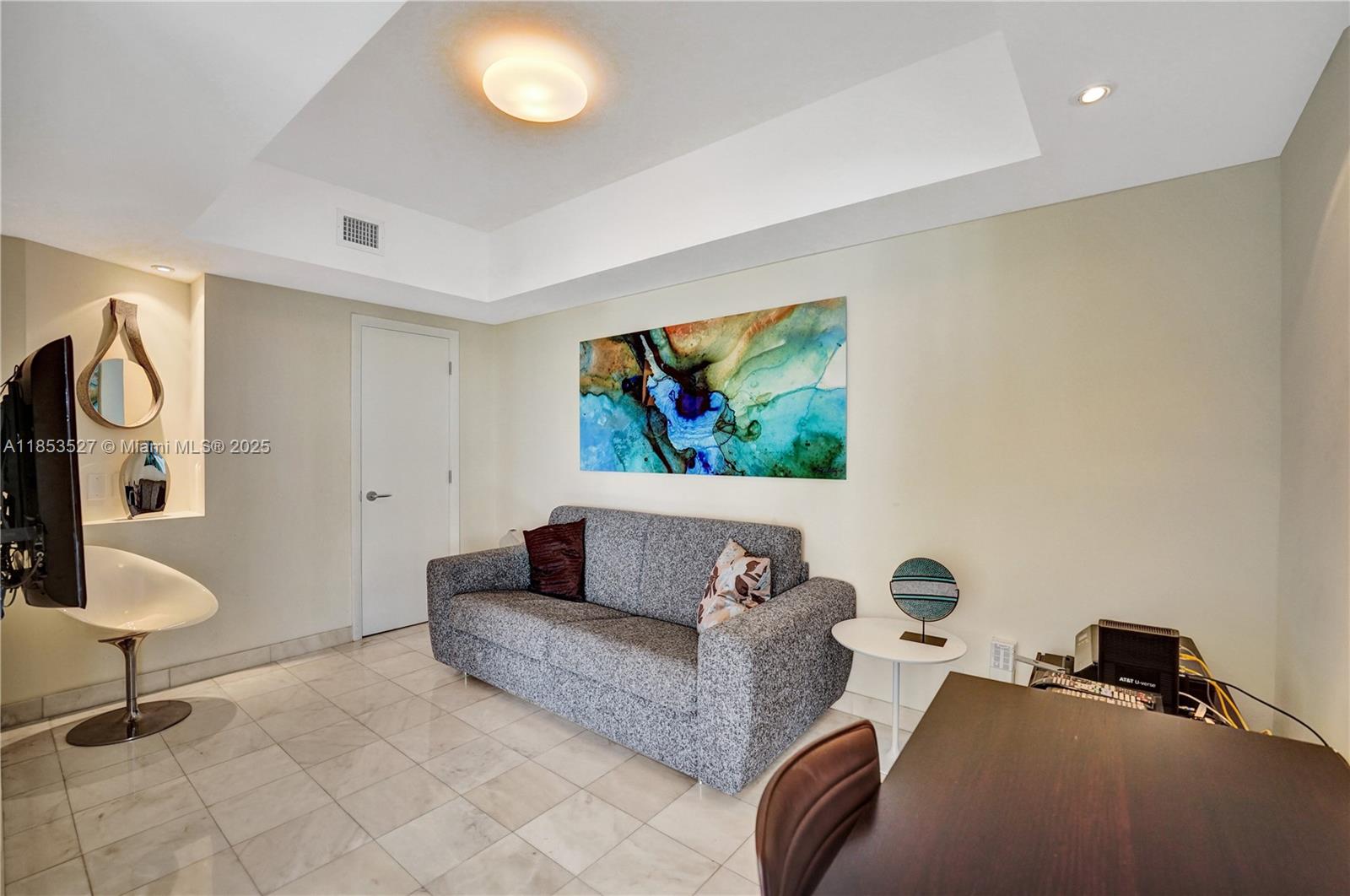 20281 E Country Club Dr # 607