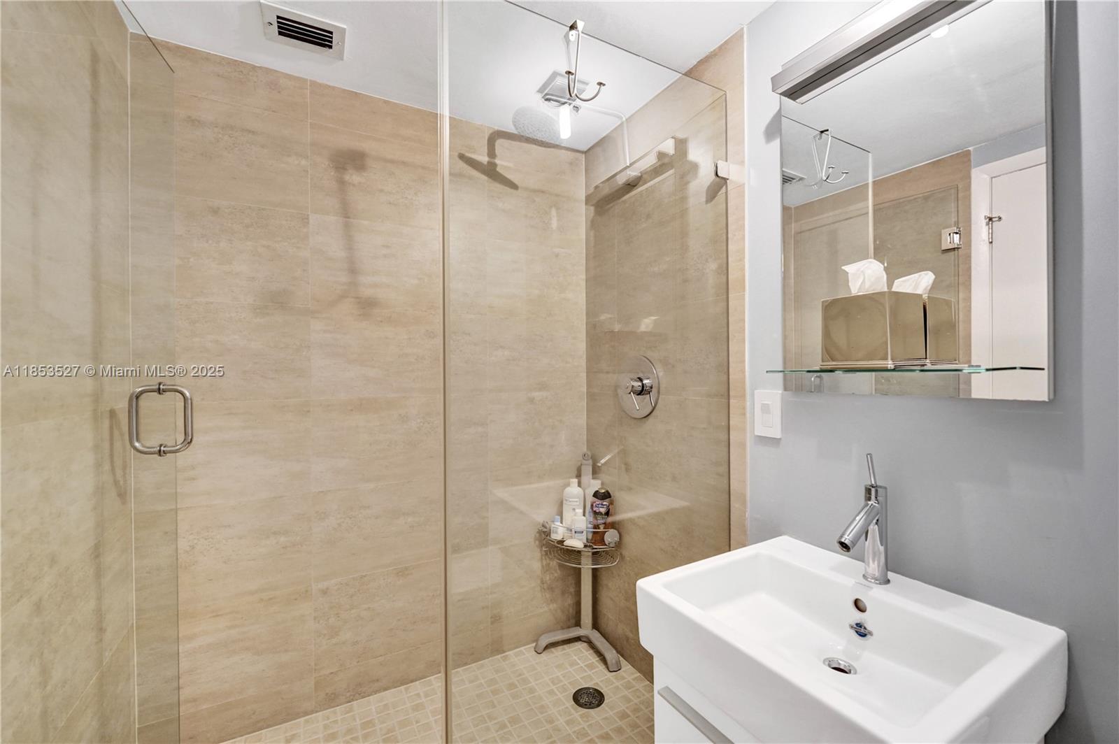 20281 E Country Club Dr # 607