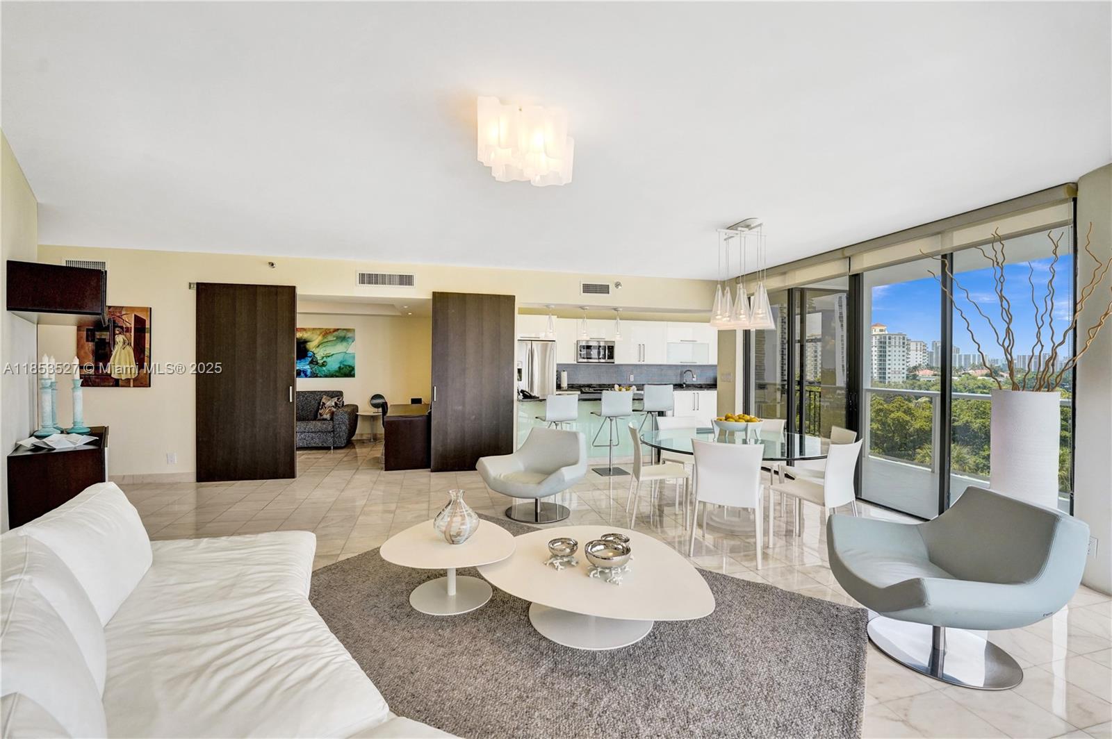 20281 E Country Club Dr # 607