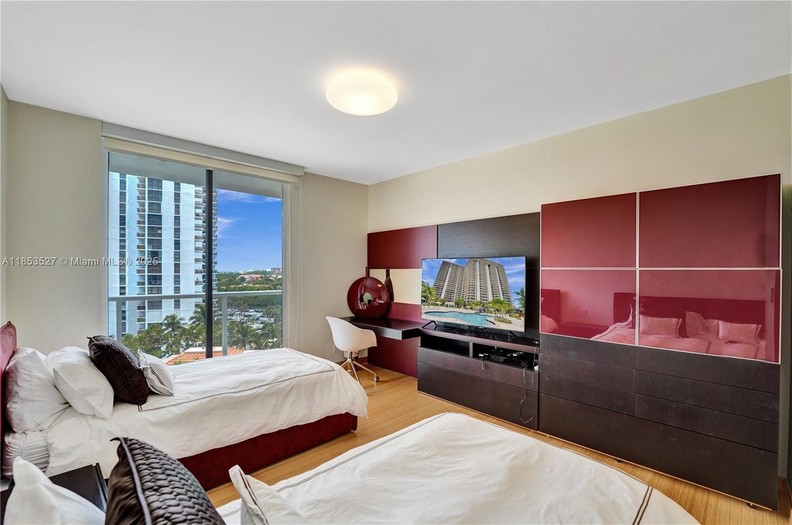 20281 E Country Club Dr # 607