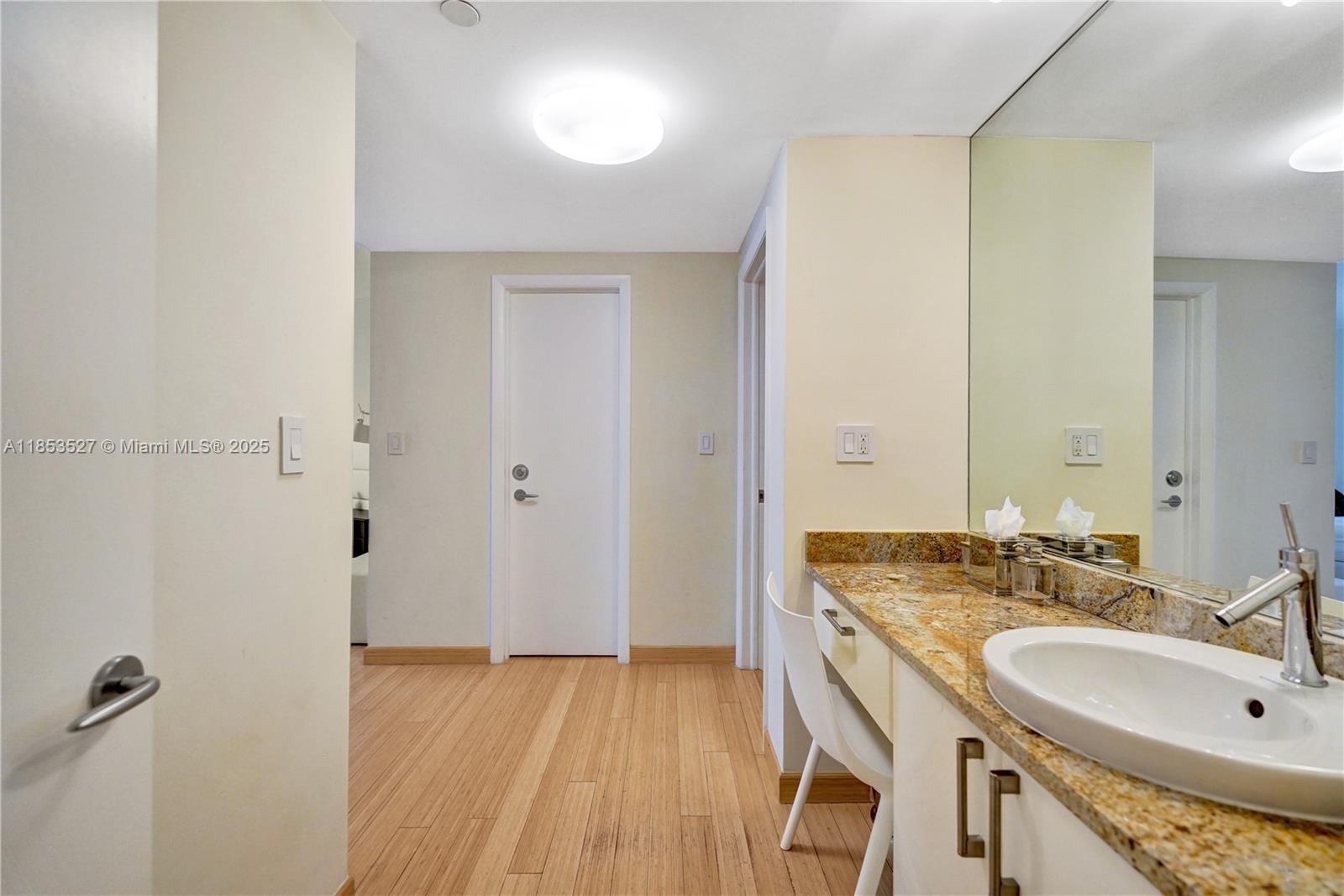 20281 E Country Club Dr # 607