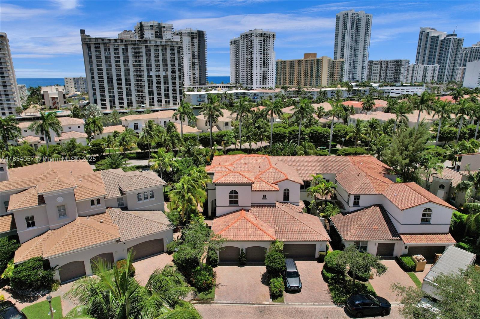 822 E Spinnaker Dr E