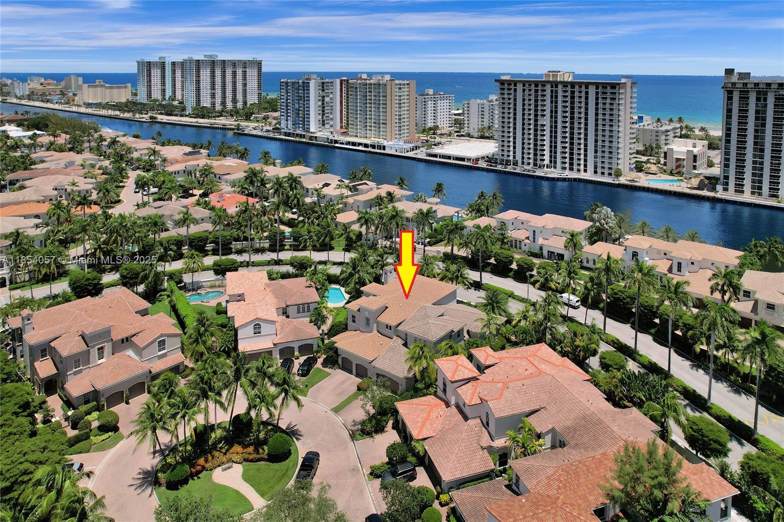 822 E Spinnaker Dr E