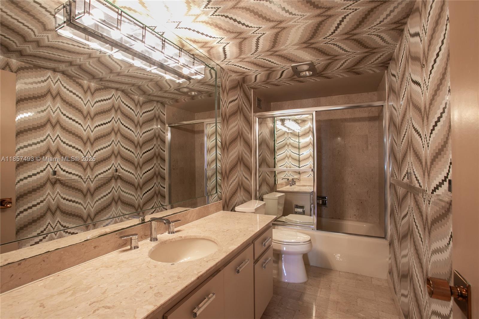 1800 NE 114th St # 1803