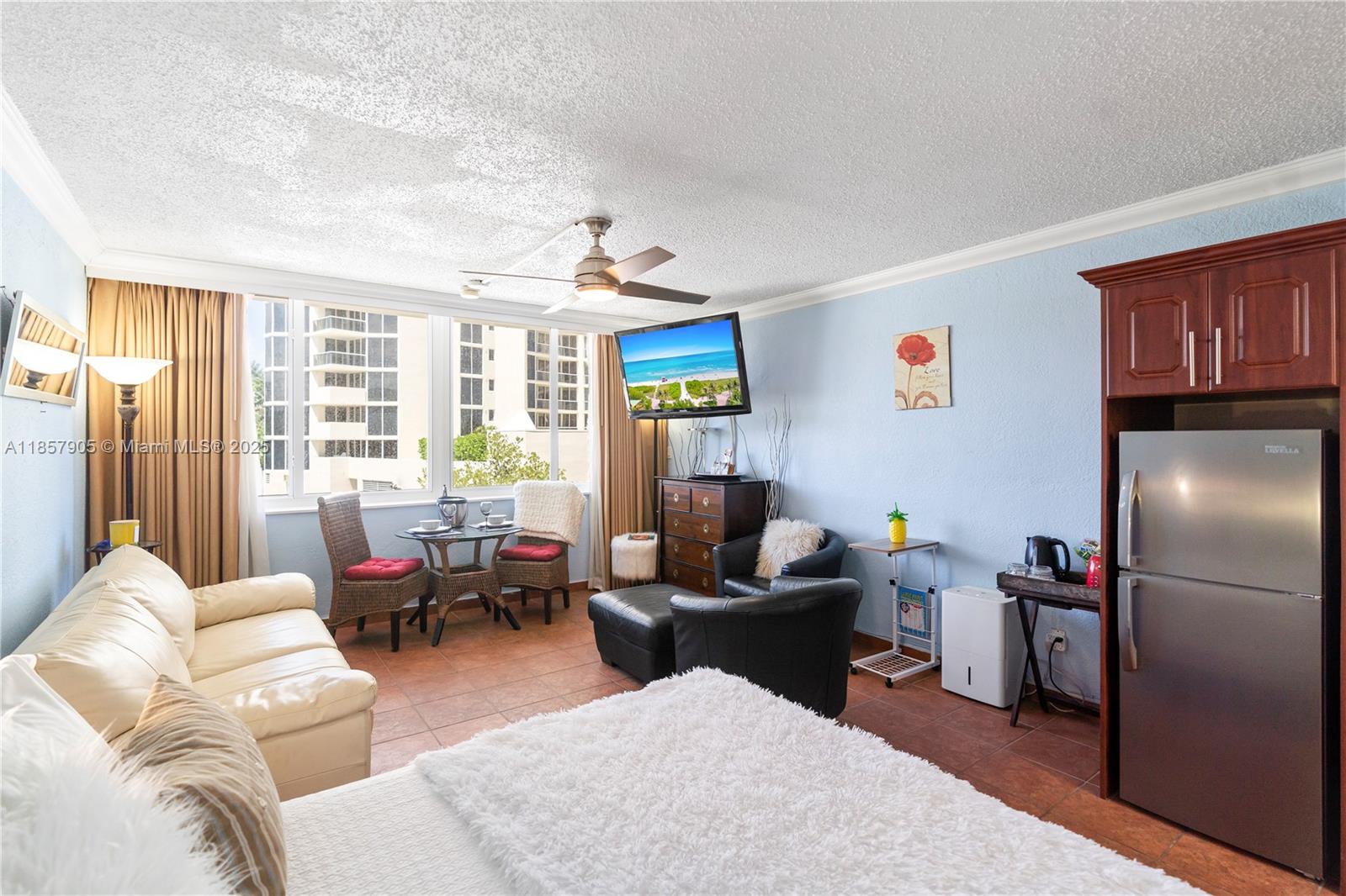 19201 Collins Ave # 129