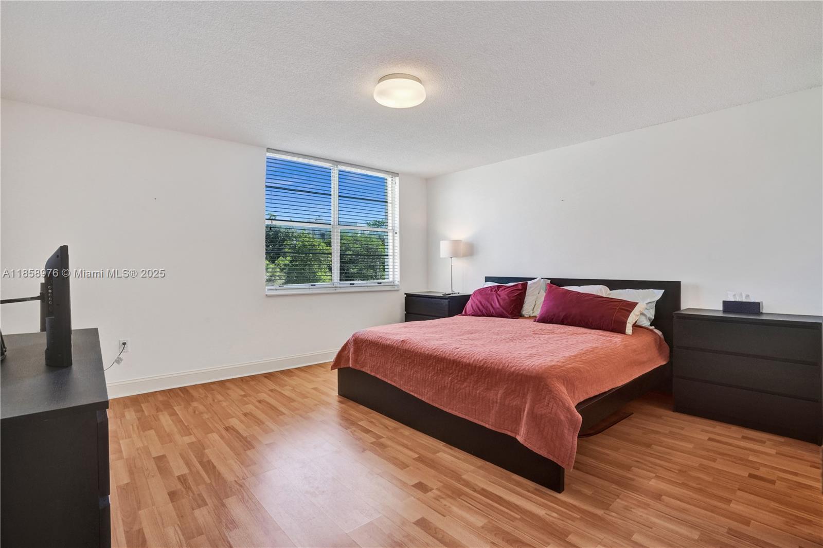 17800 Atlantic Blvd # 301