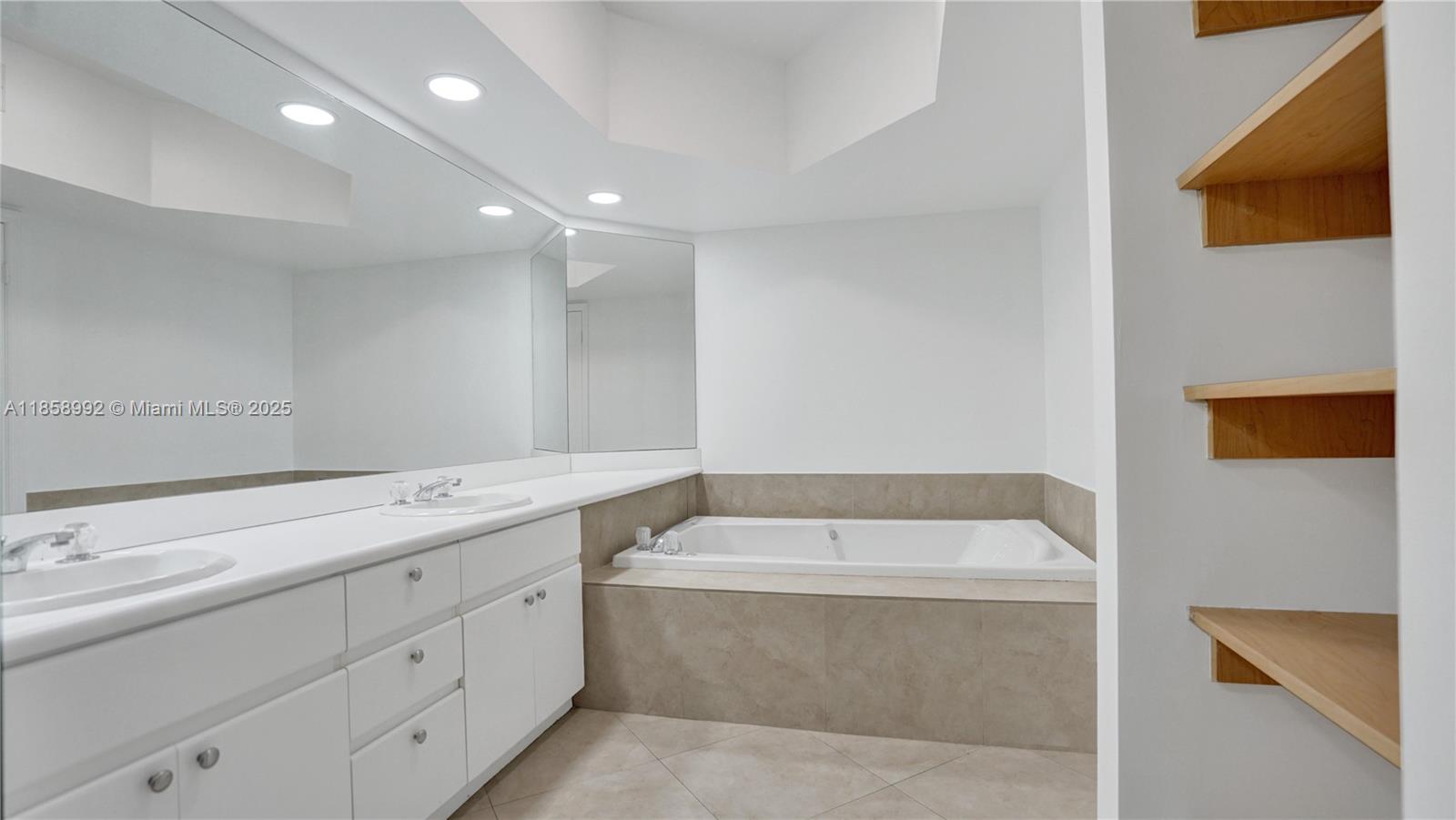 16485 Collins Ave Unit: WS6C