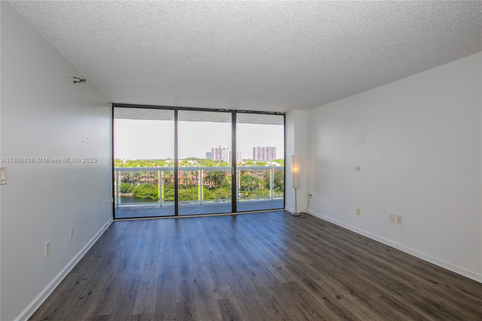 20505 E Country Club Dr # 731