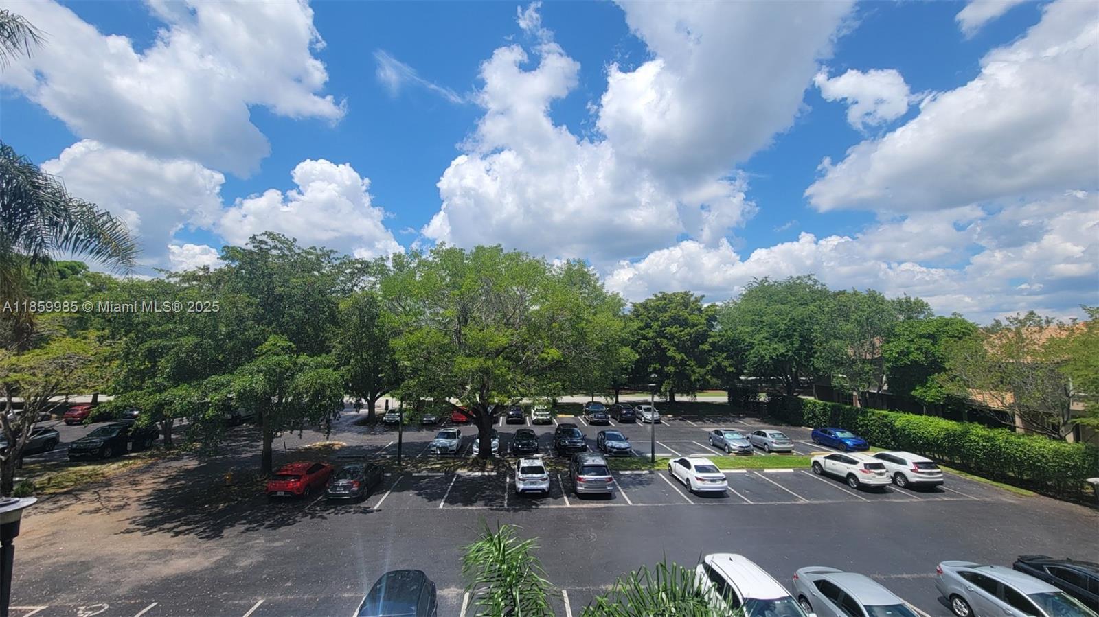 3300 W Rolling Hills Cir # 303