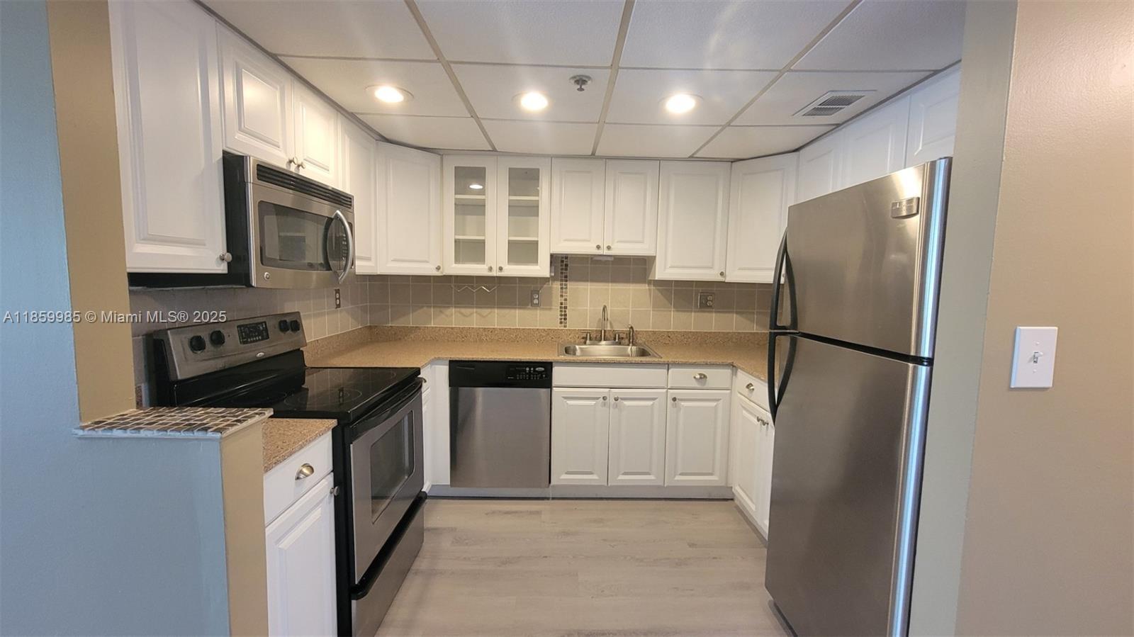 3300 W Rolling Hills Cir # 303