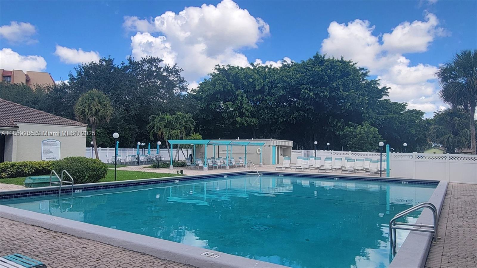 3300 W Rolling Hills Cir # 303