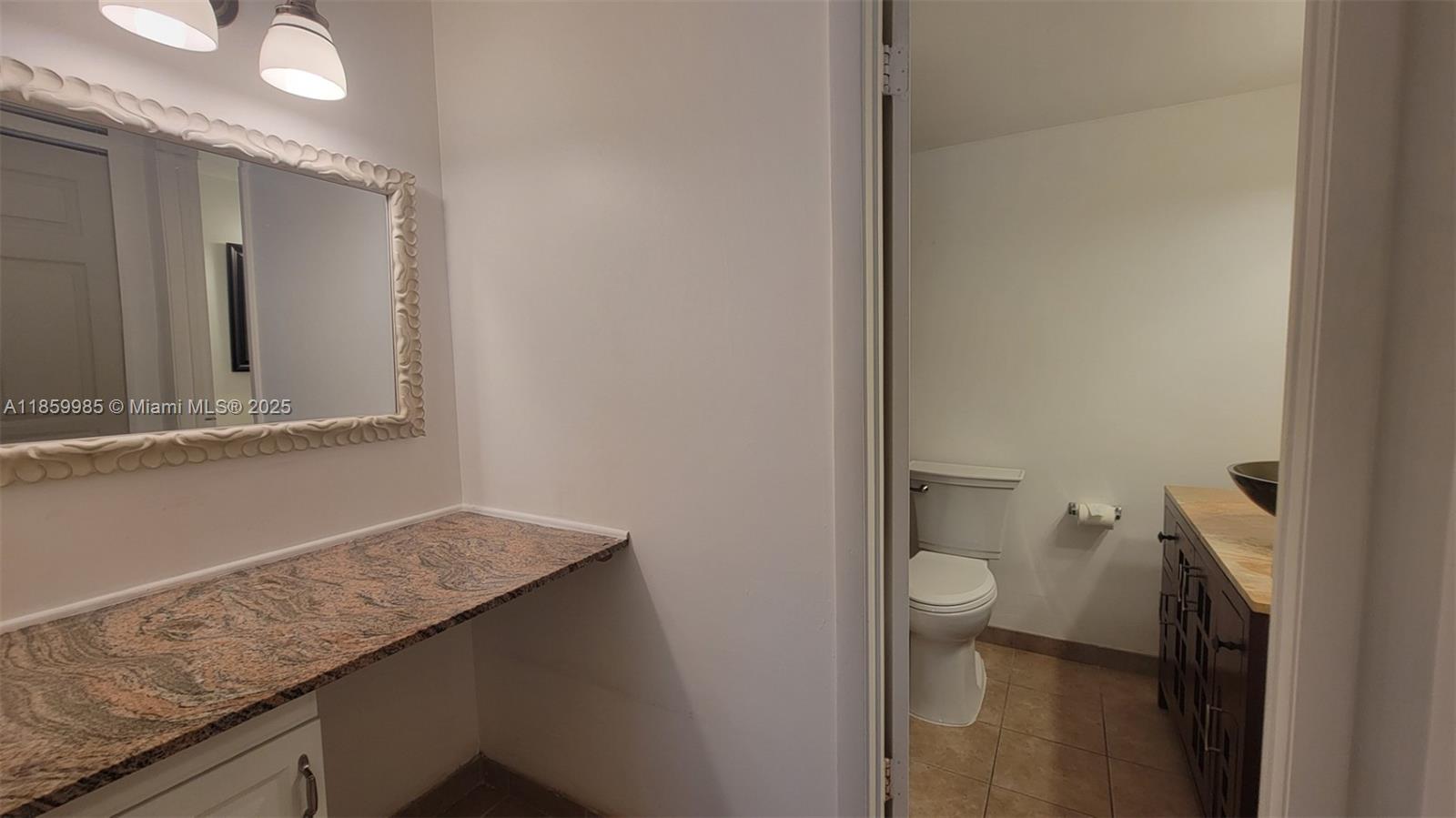 3300 W Rolling Hills Cir # 303