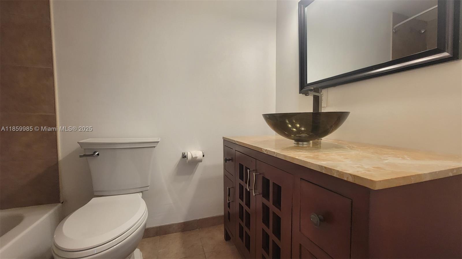 3300 W Rolling Hills Cir # 303