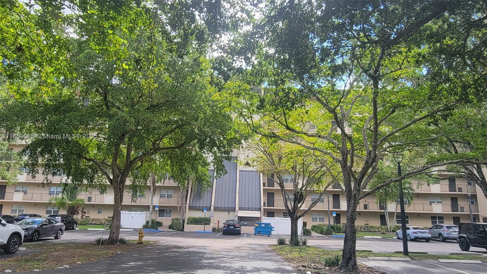 3300 W Rolling Hills Cir # 303