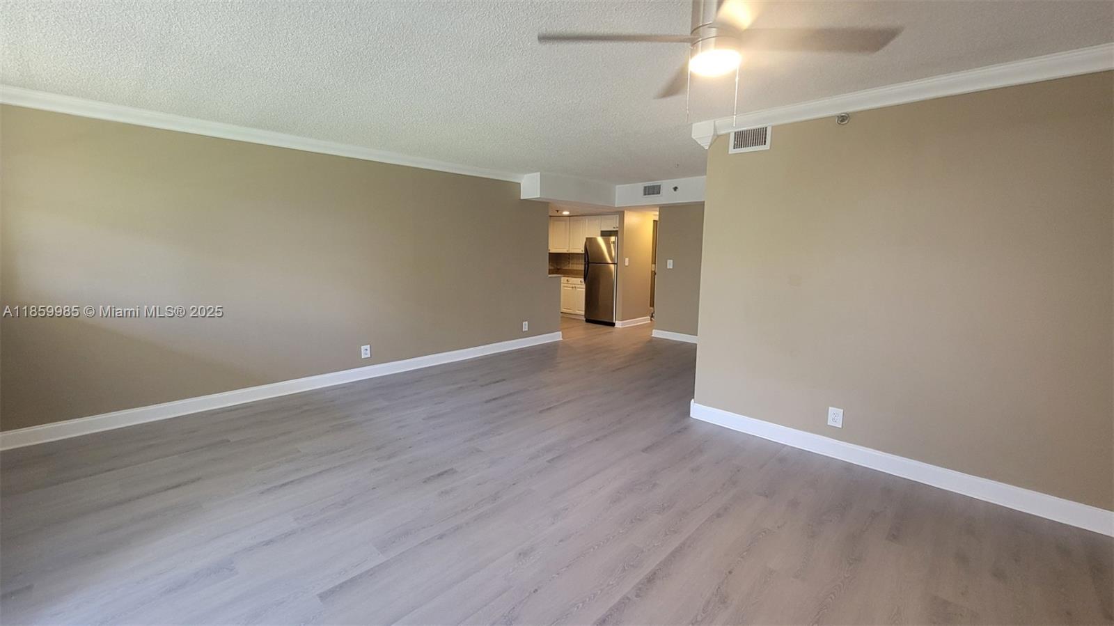 3300 W Rolling Hills Cir # 303