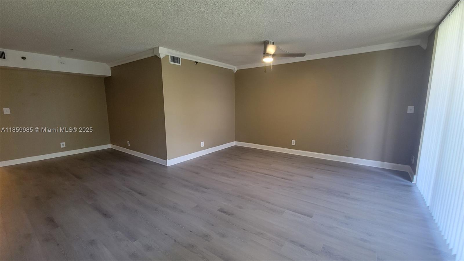 3300 W Rolling Hills Cir # 303