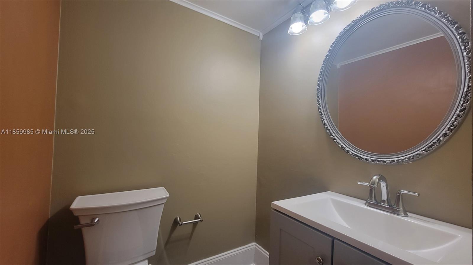 3300 W Rolling Hills Cir # 303