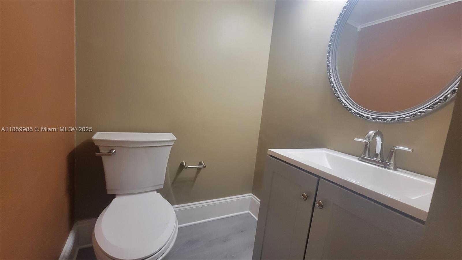 3300 W Rolling Hills Cir # 303