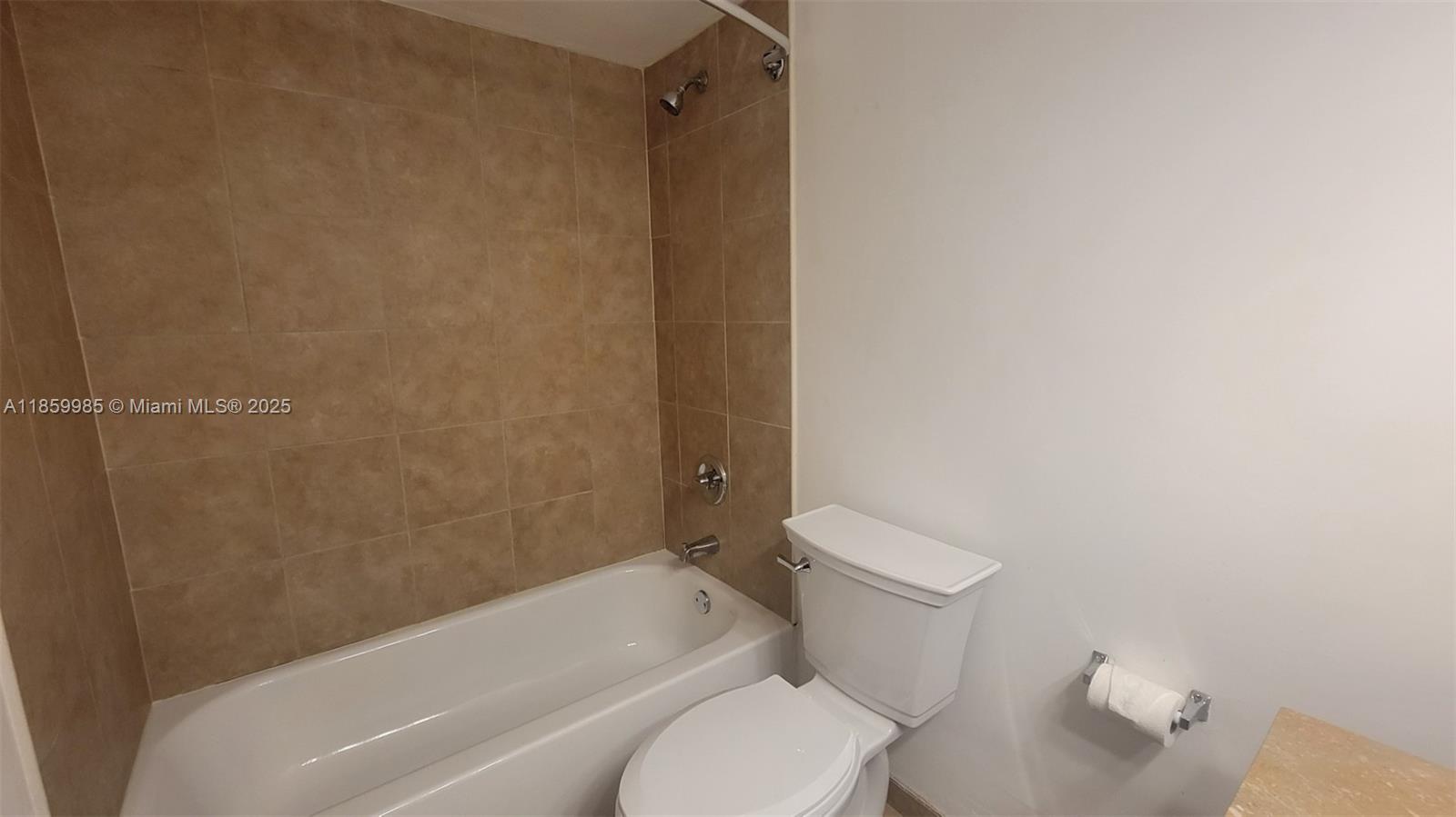 3300 W Rolling Hills Cir # 303