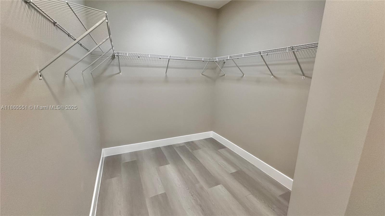 17375 Collins Ave # 2003