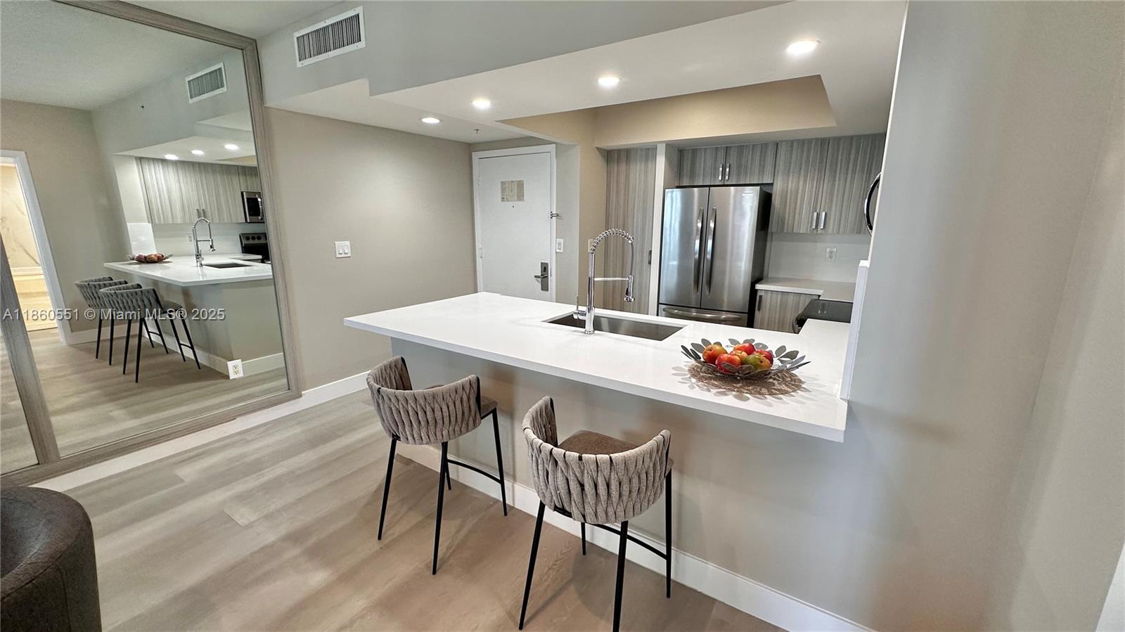 17375 Collins Ave # 2003