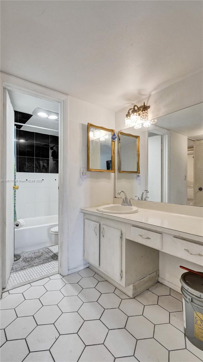 3101 N Country Club Dr # 401