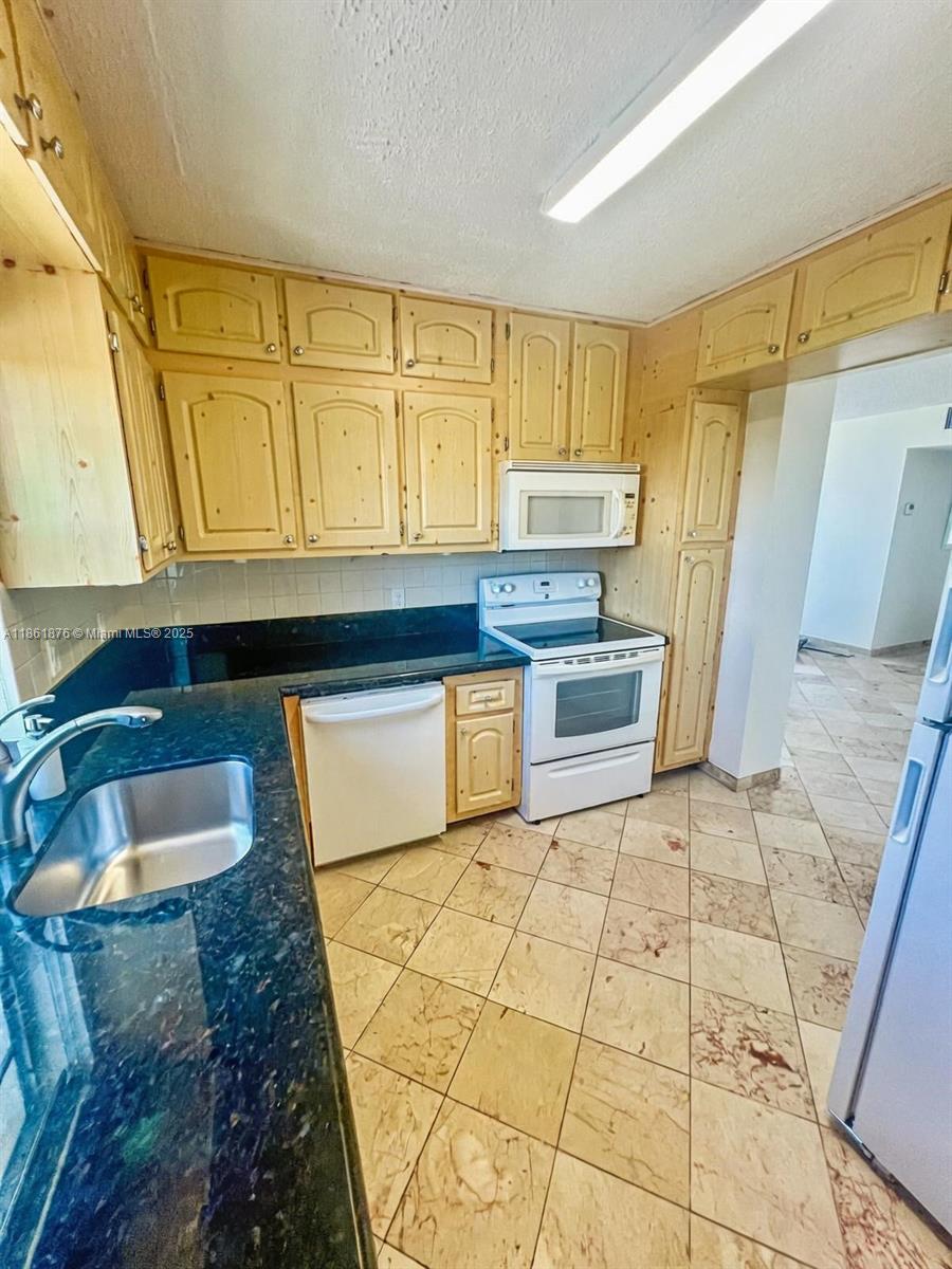 2025 NE 164th St # 716