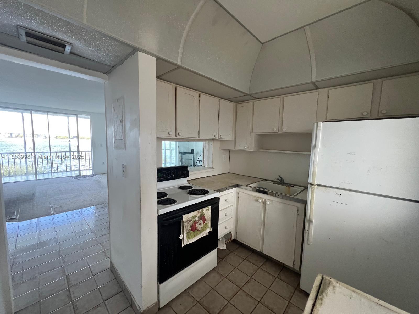 3000 Marcos Dr # P311