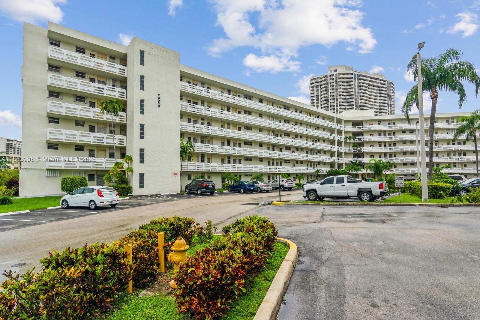 3000 Marcos Dr # P311