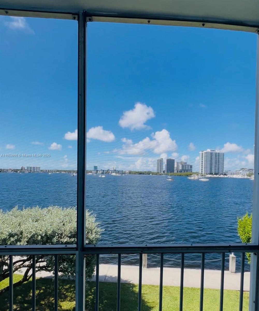 3000 Marcos Dr # P311